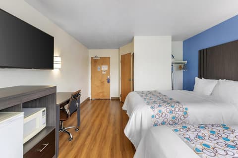 SureStay Plus Hotel by Best Western Niagara Falls East, Room