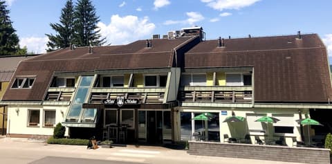 Hotel Medno, Exterior