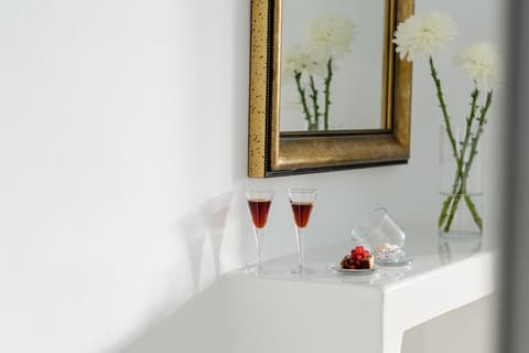 Above Blue Suites, Room