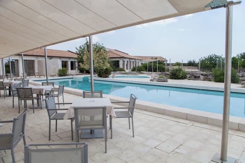 Relais Histò San Pietro sul Mar Piccolo, Outdoor pool