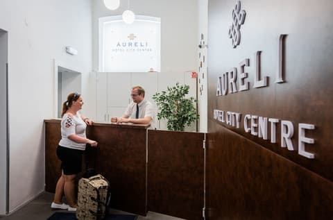 Hotel City Centre, Reception