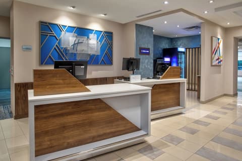 Holiday Inn Express & Suites Kingston Central by IHG, Check-in/check-out kiosk