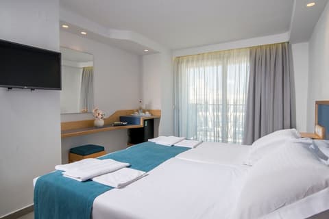 Alia Beach Hotel, Room