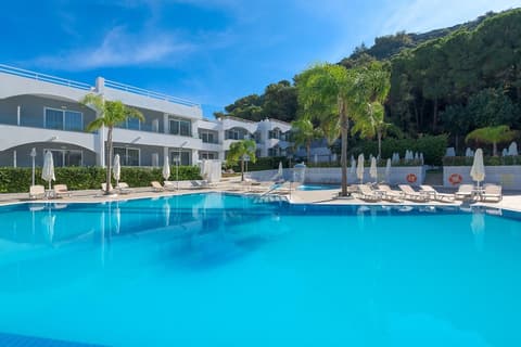 Oceanis Park Hotel, Pool