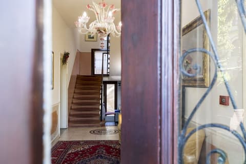 Villa Casanova, Interior entrance