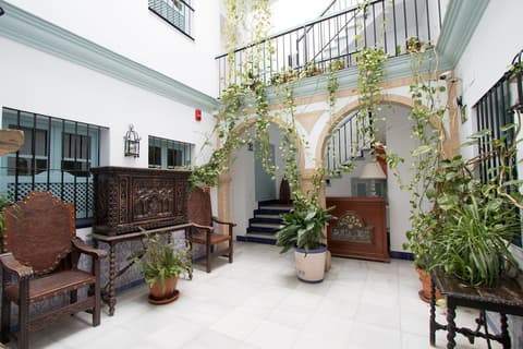 Apartamentos Suites Santa Cruz, Front of property