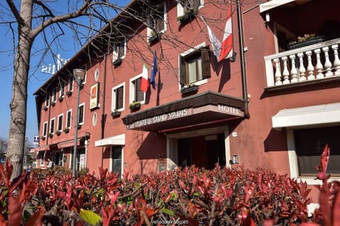 Quo Vadis, Front of property