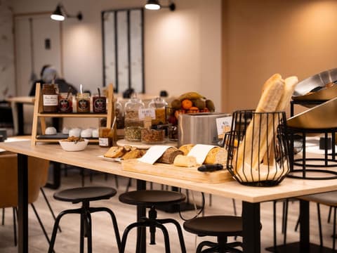 Mercure Paris Bastille Marais, Miscellaneous