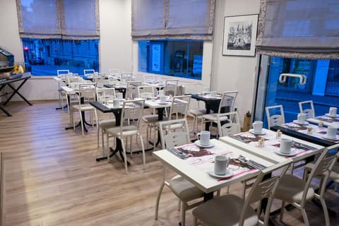 Continental Hôtel, Dining