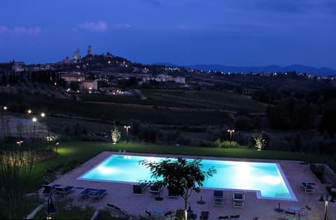 Villa Ducci, Outdoor pool