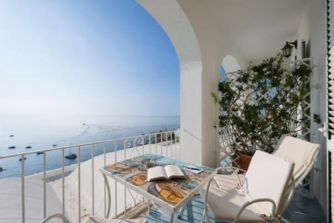 Palazzo Talamo, Terrace/patio