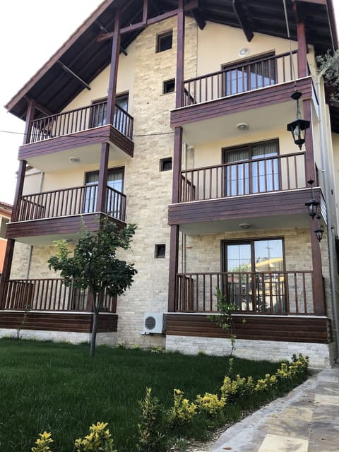 Venus Hotel, Front of property