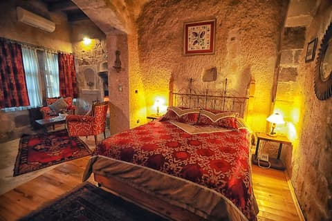 Traveller's Cave Hotel, Room