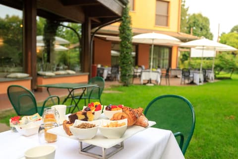 Brianteo Hotel And Restaurant, Breakfast meal