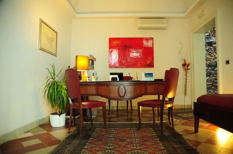 Sangiuliano 114, Check-in/check-out kiosk