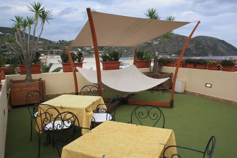 La Filadelfia, Terrace/patio