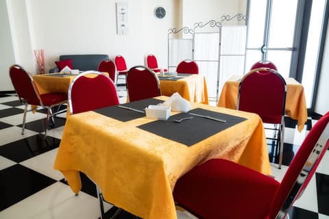 Hotel Columbia, Restaurant