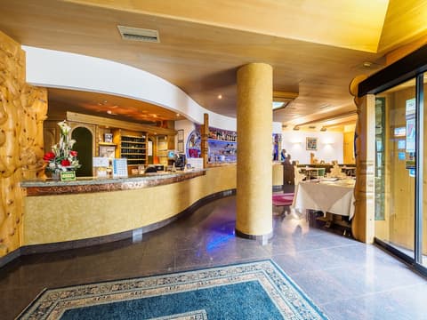 Hotel Sant Anton, Interior entrance