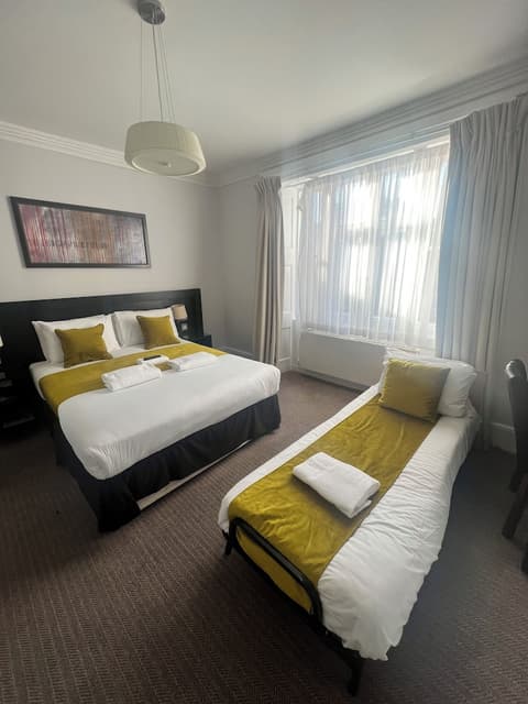 Bloomsbury Palace Hotel, Room