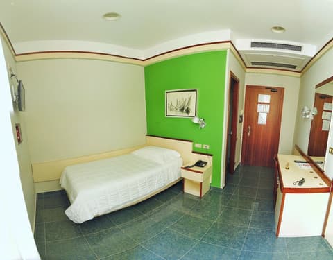 Le Petit Hotel, Room