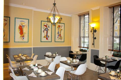 Columbus Hotel, Lobby