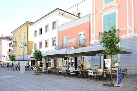 Vittoria, Food court