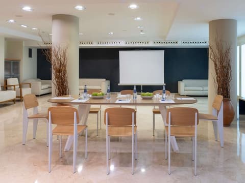 ibis Styles Zaragoza Centro, Miscellaneous