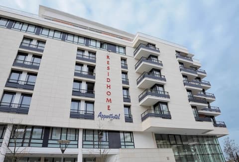 Residhome Monceau, Front of property