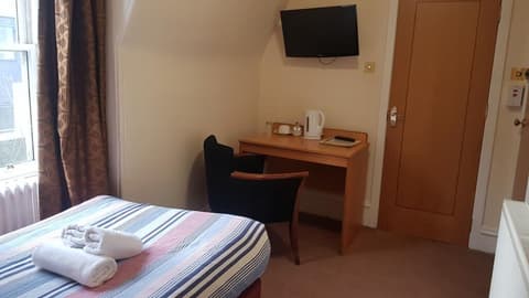 Aberdeen House, Room