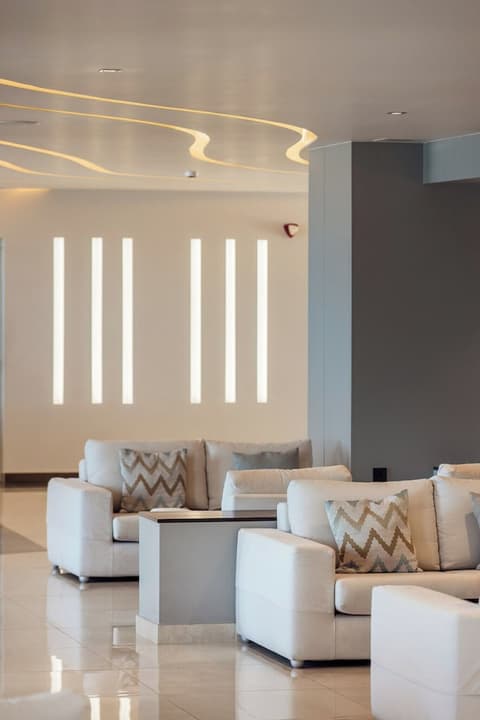 Alexandra Beach Resort & Spa, Lobby