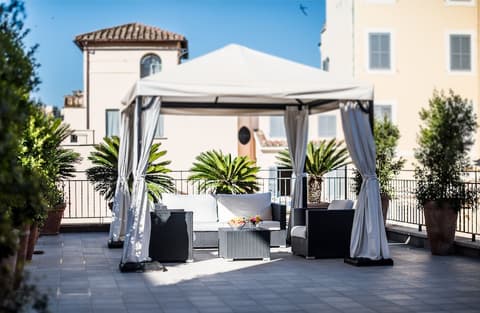 Hotel Ponte Sisto, Terrace/patio