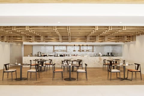 Mitsis Norida, Restaurant