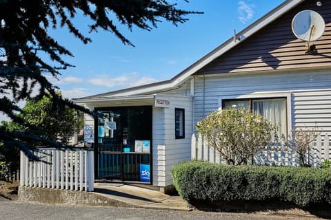 Alpine View Motel, Reception