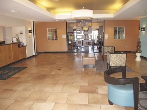 La Quinta Inn & Suites by Wyndham Tucumcari, Lobby