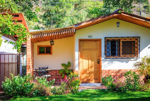 Regis Hotel & Spa, Property grounds