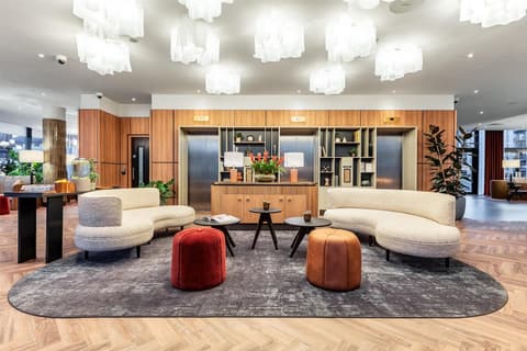 Radisson Hotel Manchester City Centre, A Verified Net Zero Hotel, Lobby