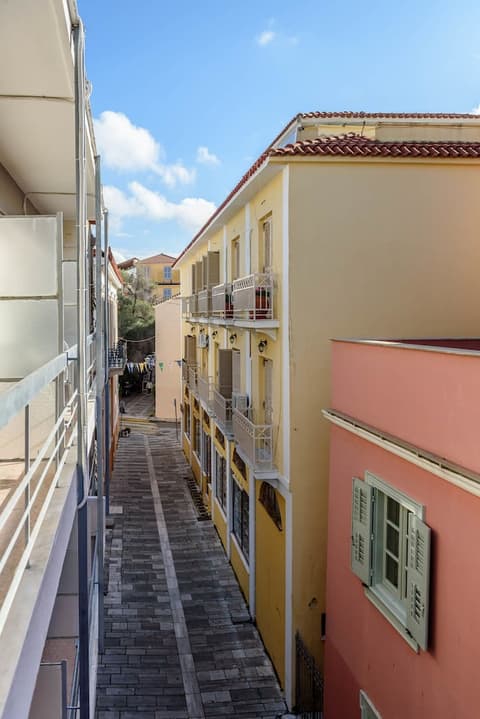 Hotel Agamemnon, Balcony