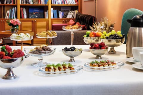 Tomtom Suites - Special Class, Coffee shop