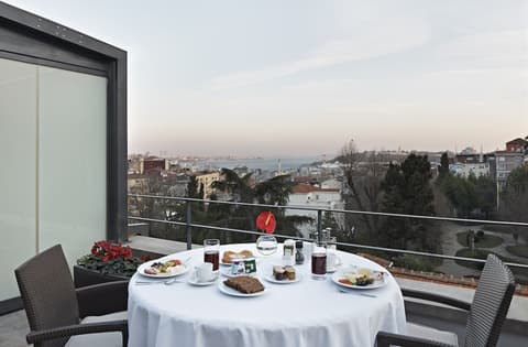 Tomtom Suites - Special Class, Breakfast meal