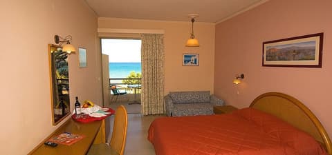 Golden Sand Hotel, Room