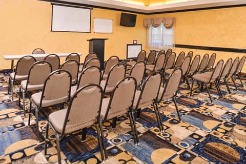 Sleep Inn & Suites Near Downtown North, Meeting facility