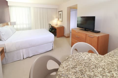 Staybridge Suites Guadalajara Expo by IHG, Room