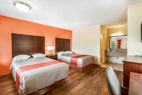 Motel 6 Washington, DC - Convention Center, Room