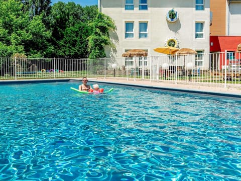 Greet Hotel Beaune, Pool