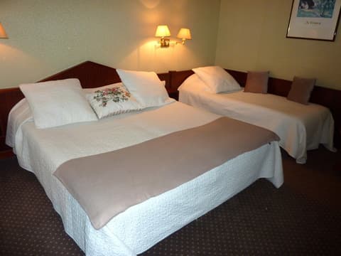 Hôtel du Manoir, Room