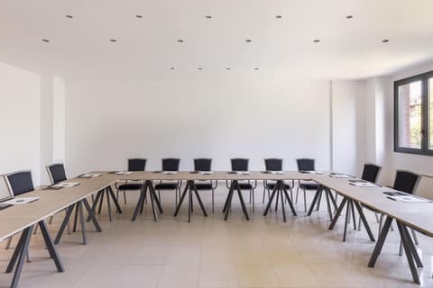 B&B Hotel Sassuolo, Business center