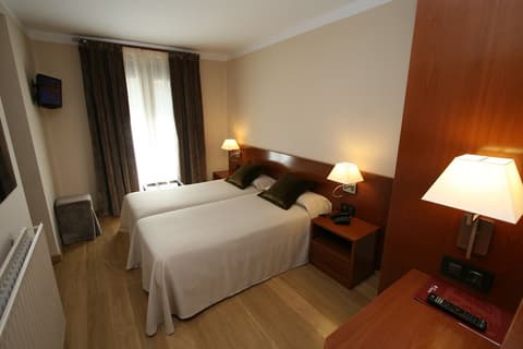 Hotel Pyrénées, Room