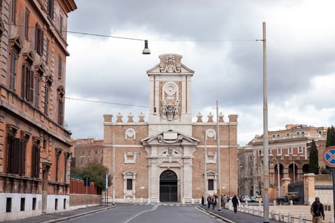 Deseo Home, Exterior