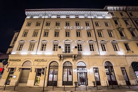 Victoria Hotel Letterario, Front of property - evening/night