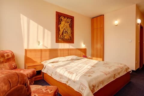 Central Plaza Hotel, Room